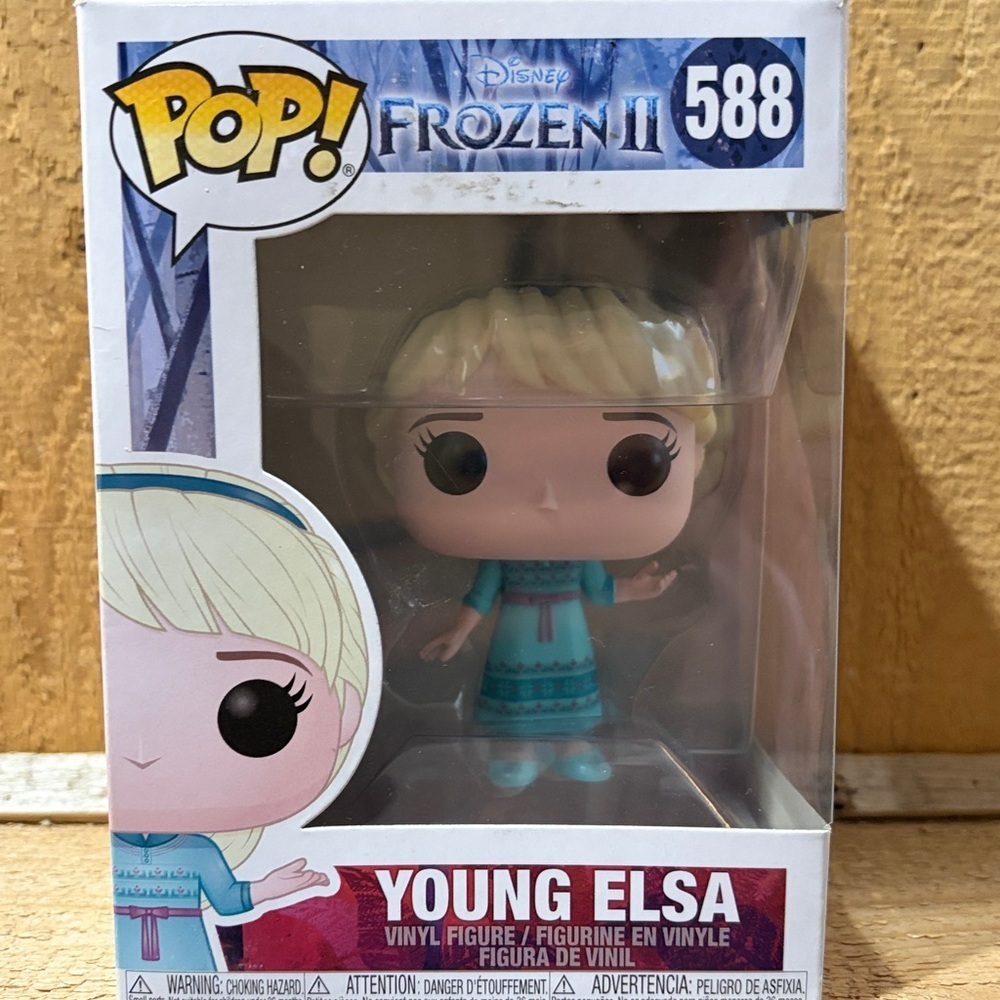 Funko Pop! Young Elsa in Teal Dress - Picture 2 of 3